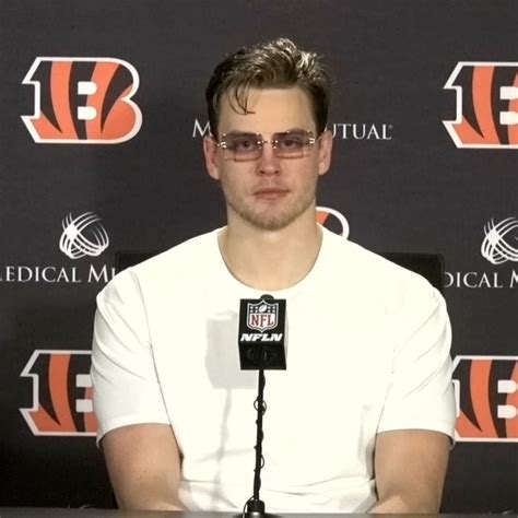 joe burrow with glasses.